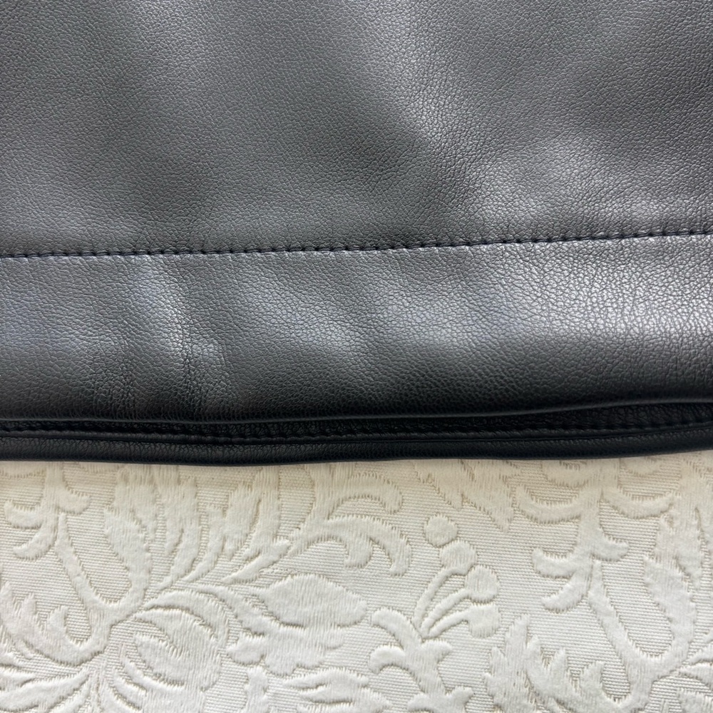 NWT Gap Faux Black Leather Miniskirt, Size Medium - Picture 4 of 10